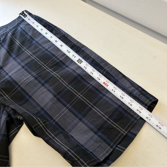 Calvin Klein Men's Plaid Flat Front Chino Shorts Black Blue and Gray Size 32 - Picture 9 of 12